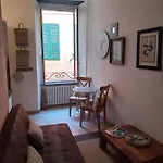 Dume Cosy - - Near The With A.c. *