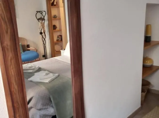 Dume Cosy - - Near The With A.c. *